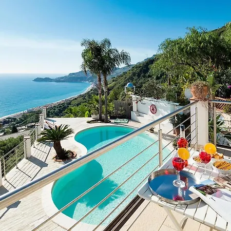 Luce Villa Letojanni