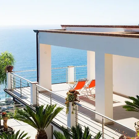 Luce Villa Letojanni