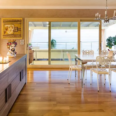 Luce Villa Letojanni